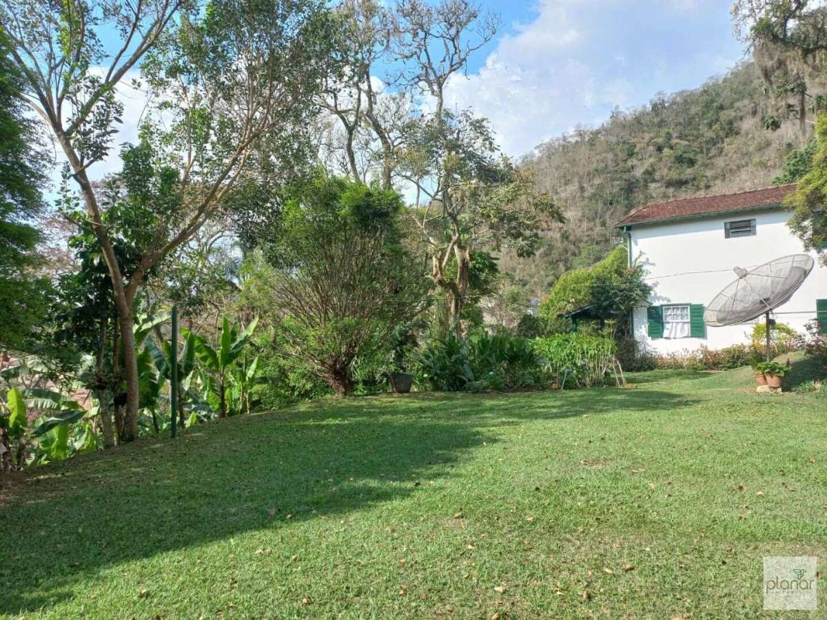 Casa à venda com 5 quartos - Bonsucesso,Petrópolis