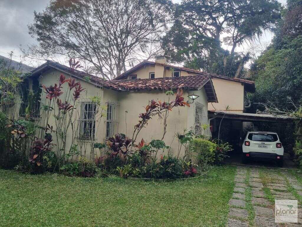 Casa à venda com 7 quartos - Itaipava,Petrópolis