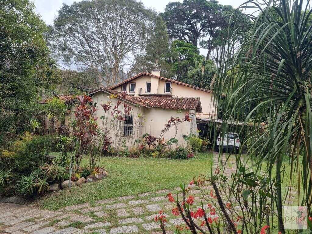 Casa à venda com 7 quartos - Itaipava,Petrópolis