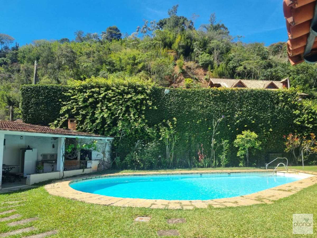 Casa à venda com 4 quartos - Nogueira,Petrópolis