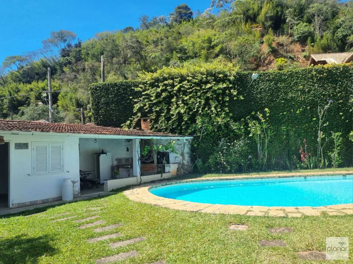 Casa à venda com 4 quartos - Nogueira,Petrópolis