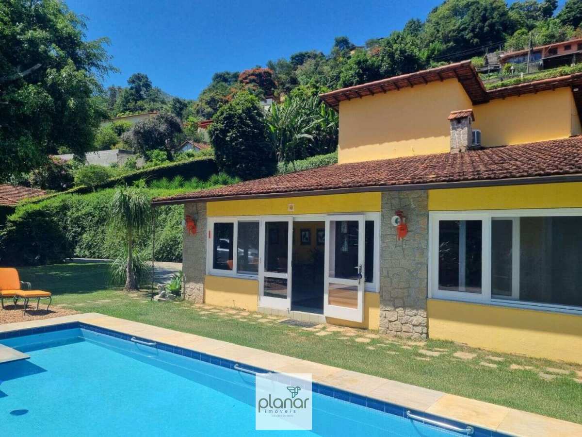 Casa à venda com 4 quartos - Nogueira,Petrópolis
