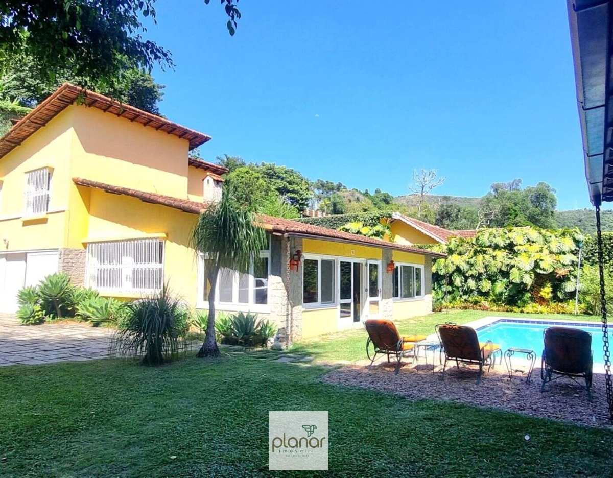Casa à venda com 4 quartos - Nogueira,Petrópolis