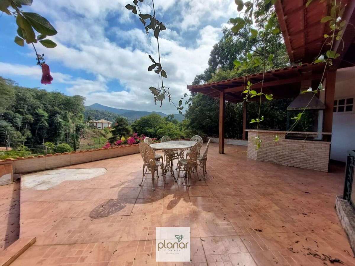 Casa à venda com 6 quartos - Nogueira,Petrópolis