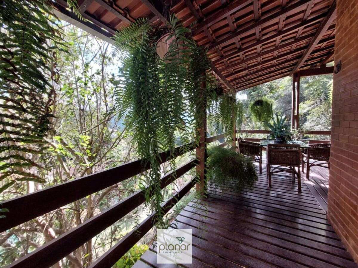 Casa à venda com 6 quartos - Nogueira,Petrópolis