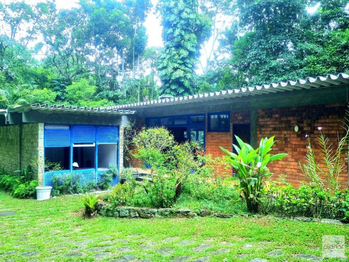Banner - Casa de condomínio à venda, no condominio em Petrópolis, Fazenda Inglesa, com 3 quartos, 22287,43m²